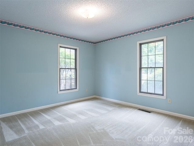 40 Applecross Road, Weaverville, NC 28787