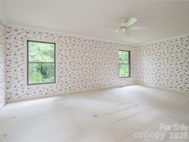 40 Applecross Road, Weaverville, NC 28787