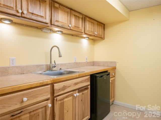 40 Applecross Road, Weaverville, NC 28787