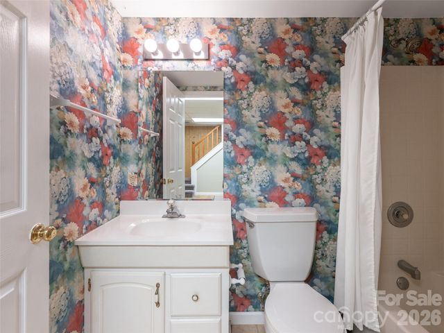 40 Applecross Road, Weaverville, NC 28787
