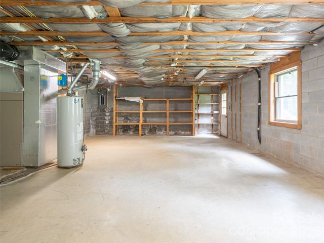40 Applecross Road, Weaverville, NC 28787
