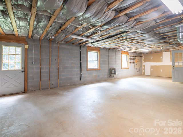 40 Applecross Road, Weaverville, NC 28787