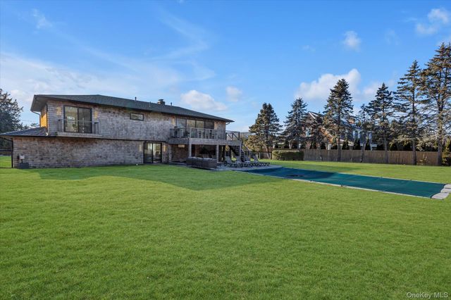 40 Knollwood Drive, Southampton, NY 11968