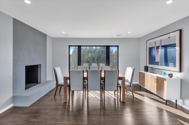 40 Knollwood Drive, Southampton, NY 11968