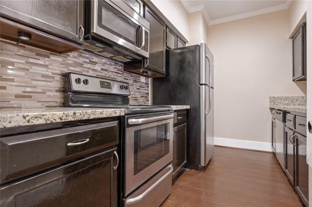 332 Wilcrest Drive 332, Houston, TX 77042
