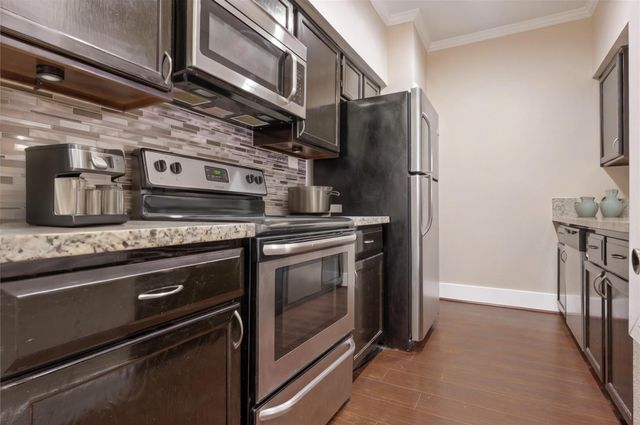 332 Wilcrest Drive 332, Houston, TX 77042