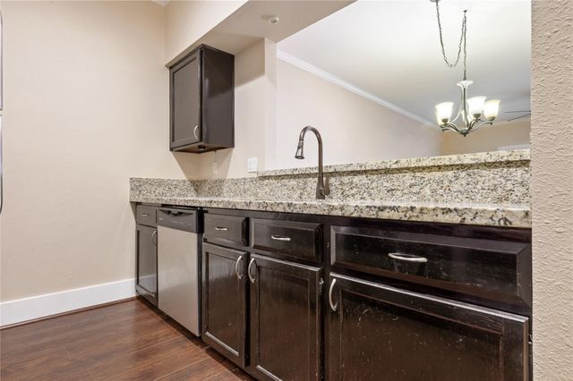 332 Wilcrest Drive 332, Houston, TX 77042