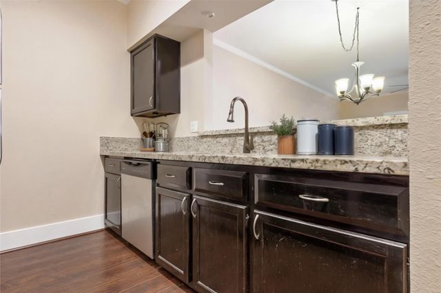 332 Wilcrest Drive 332, Houston, TX 77042