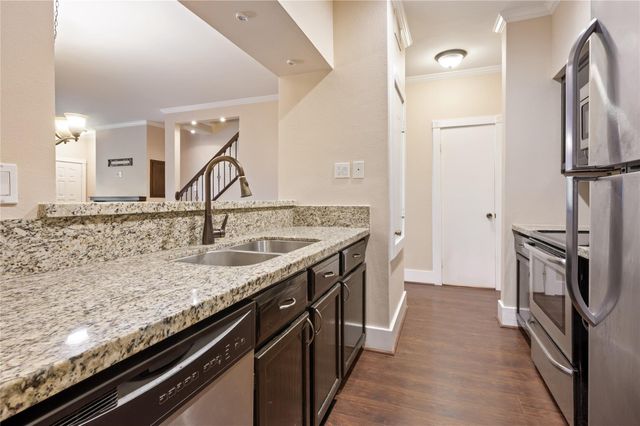332 Wilcrest Drive 332, Houston, TX 77042