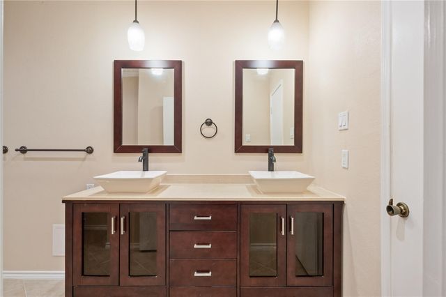 332 Wilcrest Drive 332, Houston, TX 77042