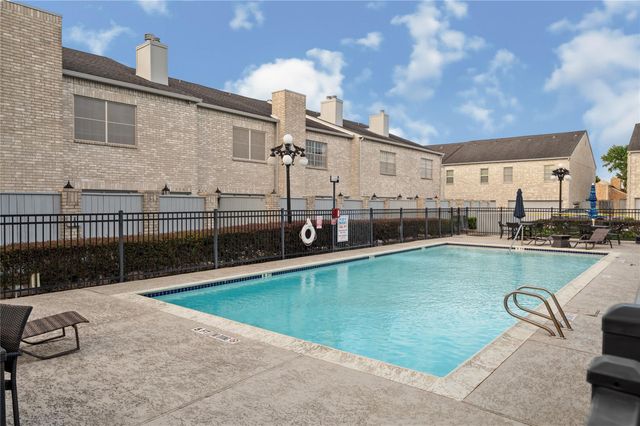 332 Wilcrest Drive 332, Houston, TX 77042