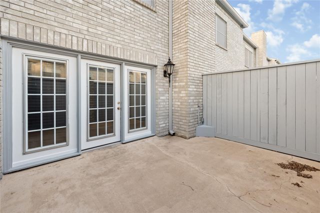 332 Wilcrest Drive 332, Houston, TX 77042