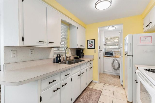 980 CHARLOTTE AVENUE, Sarasota, FL 34237