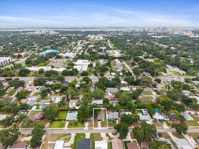 980 CHARLOTTE AVENUE, Sarasota, FL 34237