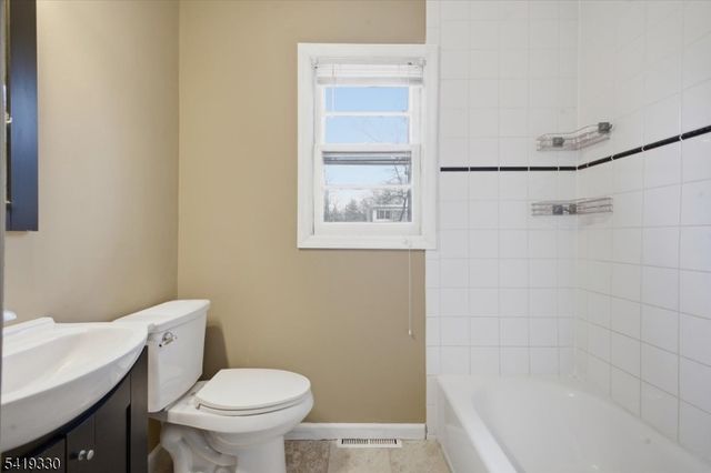 131 De Hart St, Lincoln Park Boro, NJ 07035