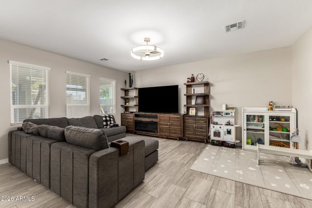 11534 E CORBIN Avenue, Mesa, AZ 85212