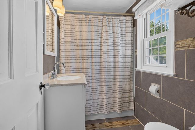 424 Miami Club Drive, Mishawaka, IN 46544