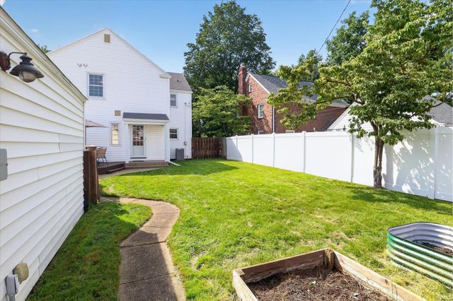 424 Miami Club Drive, Mishawaka, IN 46544