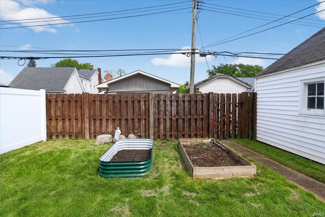 424 Miami Club Drive, Mishawaka, IN 46544