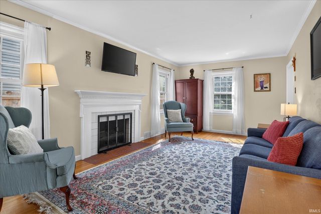 424 Miami Club Drive, Mishawaka, IN 46544