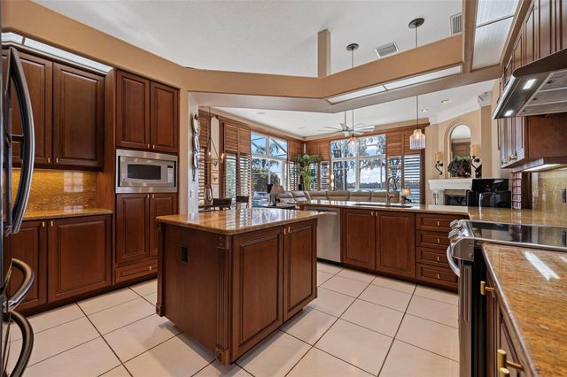 18991 CROOKED LANE, Lutz, FL 33548