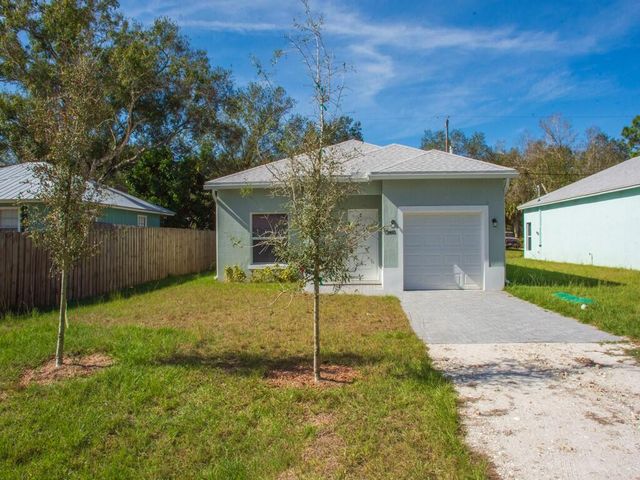 2465 87th Avenue, Vero Beach, FL 32966