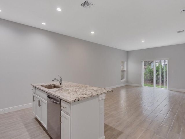 2465 87th Avenue, Vero Beach, FL 32966