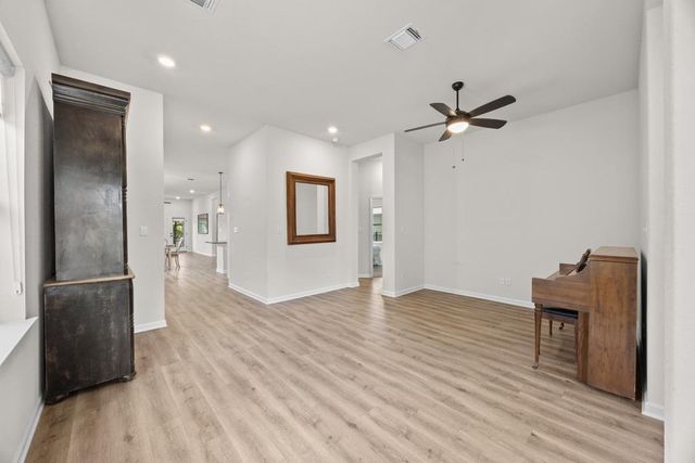 117 Monterey Oak TRL, Georgetown, TX 78628