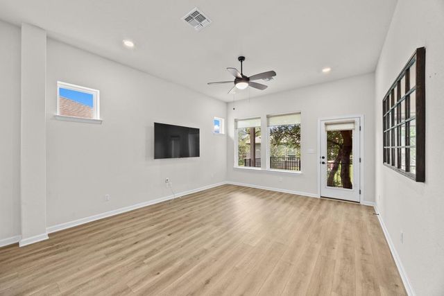 117 Monterey Oak TRL, Georgetown, TX 78628