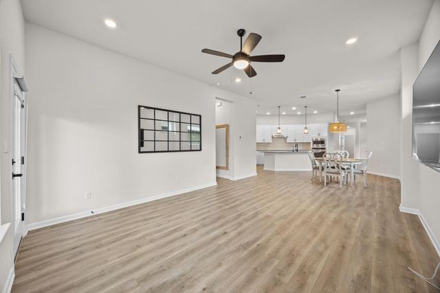 117 Monterey Oak TRL, Georgetown, TX 78628
