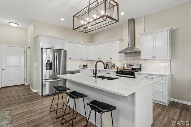 2426 Sunset Ridge Drive, Columbia, IL 62236