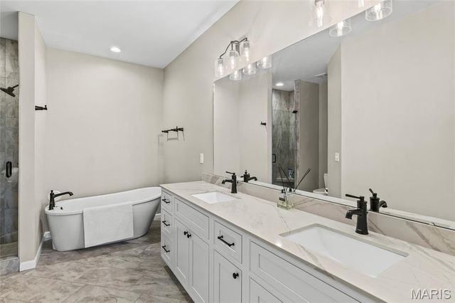 2426 Sunset Ridge Drive, Columbia, IL 62236