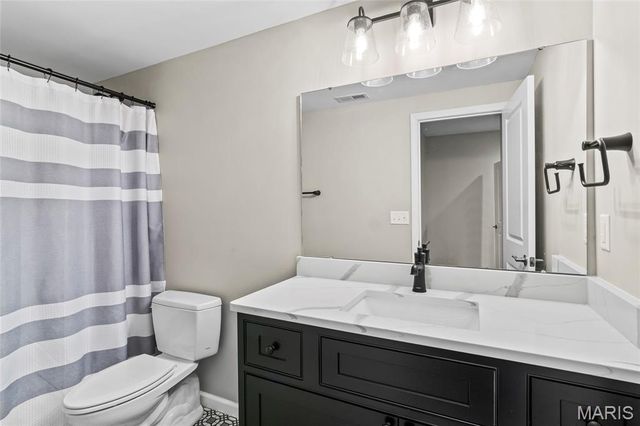 2426 Sunset Ridge Drive, Columbia, IL 62236