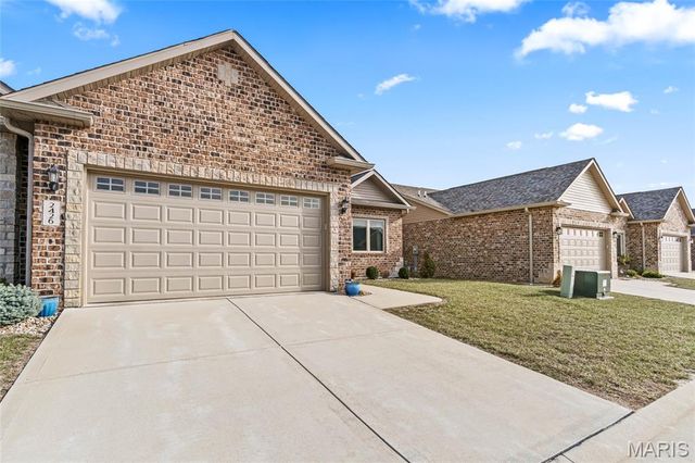 2426 Sunset Ridge Drive, Columbia, IL 62236