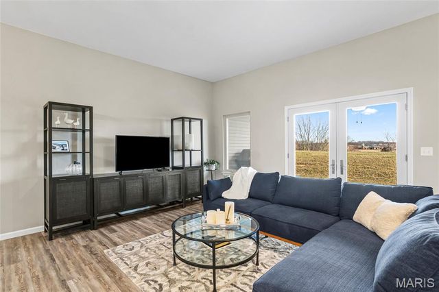 2426 Sunset Ridge Drive, Columbia, IL 62236