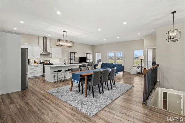 2426 Sunset Ridge Drive, Columbia, IL 62236