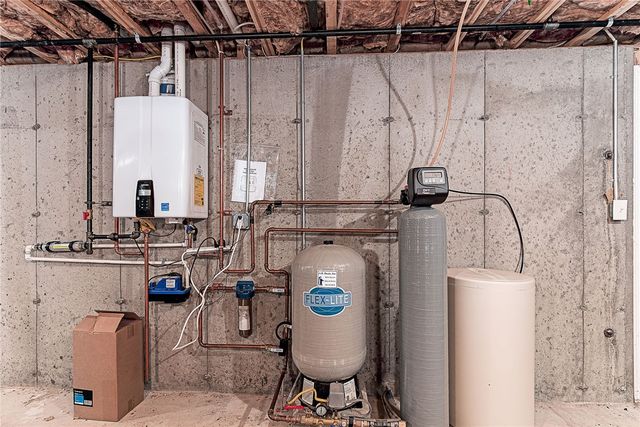 43 Kenyon Hill Trail, Richmond, RI 02898