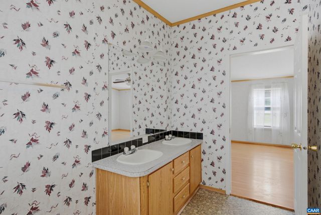 19394 LOUISA RD, Louisa, VA 23093