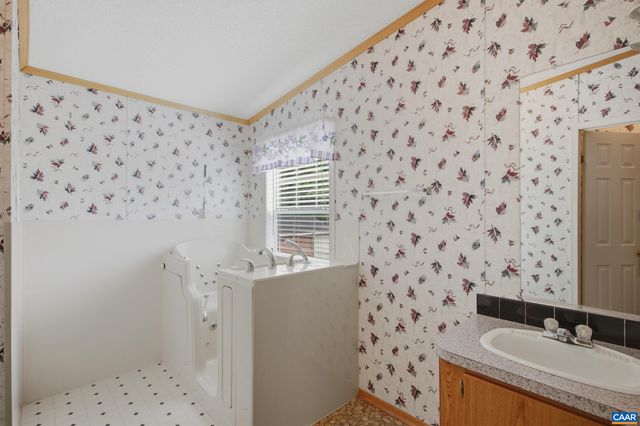 19394 LOUISA RD, Louisa, VA 23093