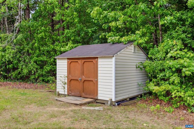 19394 LOUISA RD, Louisa, VA 23093