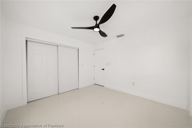 107 Lakefront Lane NW, Lake Placid, FL 33852