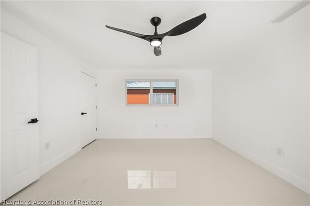 107 Lakefront Lane NW, Lake Placid, FL 33852