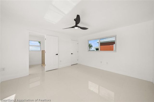 107 Lakefront Lane NW, Lake Placid, FL 33852