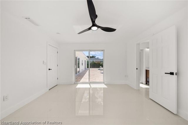 107 Lakefront Lane NW, Lake Placid, FL 33852