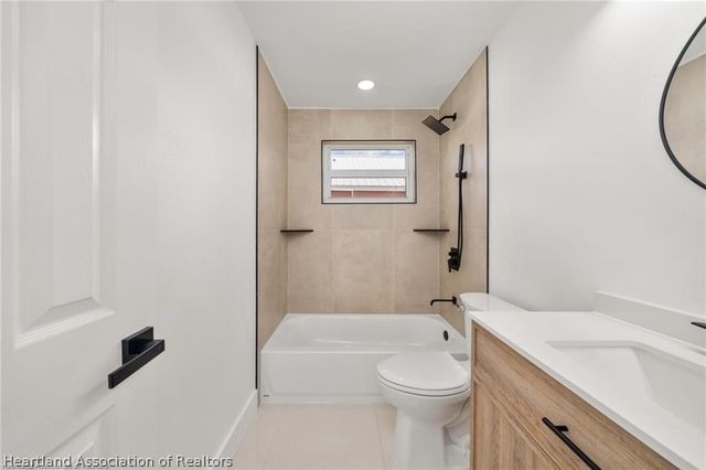 107 Lakefront Lane NW, Lake Placid, FL 33852