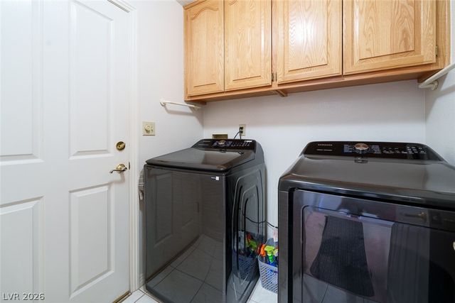 8181 Round Hills Circle, Las Vegas, NV 89113