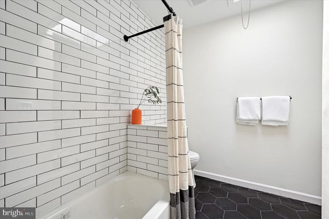 443 W ABBOTTSFORD AVENUE, Philadelphia, PA 19144