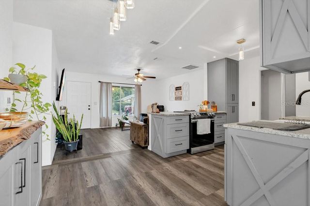 120 CAMPECHE LANE, Kissimmee, FL 34743