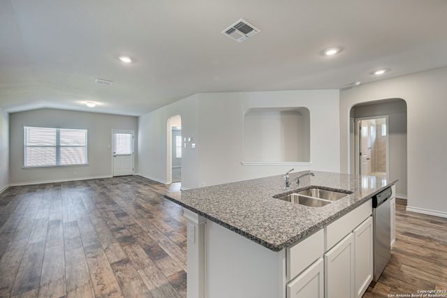 5111 tee box, San Antonio, TX 78261