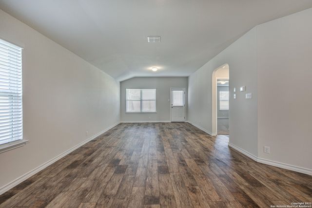 5111 tee box, San Antonio, TX 78261